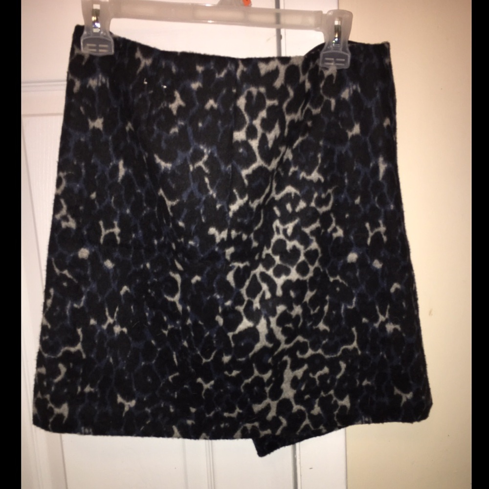 Snow Leopard Winter Skirt - Picture 8 of 8